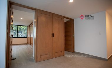 Casa Para oficinas ó notaría en Chapalita una planta, en esquina
