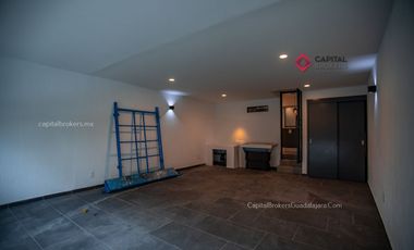Casa Para oficinas ó notaría en Chapalita una planta, en esquina