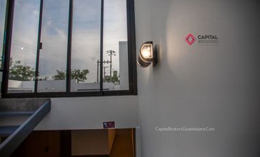 Casa Para oficinas ó notaría en Chapalita una planta, en esquina