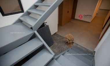 Casa Para oficinas ó notaría en Chapalita una planta, en esquina