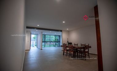 Casa Para oficinas ó notaría en Chapalita una planta, en esquina