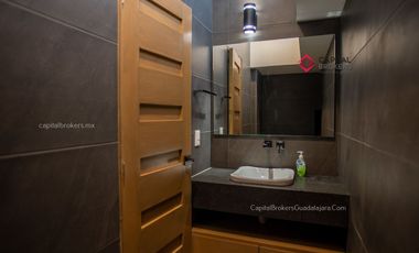 Casa Para oficinas ó notaría en Chapalita una planta, en esquina