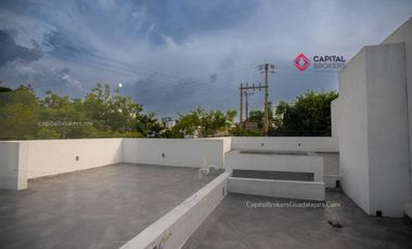 Casa Para oficinas ó notaría en Chapalita una planta, en esquina