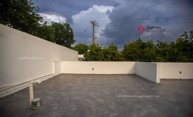 Casa Para oficinas ó notaría en Chapalita una planta, en esquina