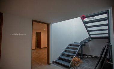 Casa Para oficinas ó notaría en Chapalita una planta, en esquina
