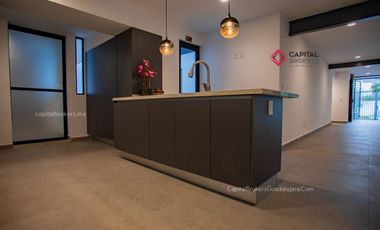 Casa Para oficinas ó notaría en Chapalita una planta, en esquina