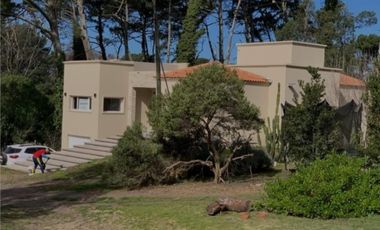 VENDO CHALET 4 AMBIENTES EN SIERRA DE LOS PADRES