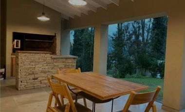 VENDO CHALET 4 AMBIENTES EN SIERRA DE LOS PADRES