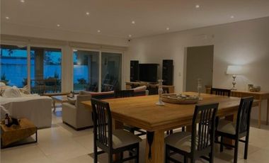 VENDO CHALET 4 AMBIENTES EN SIERRA DE LOS PADRES