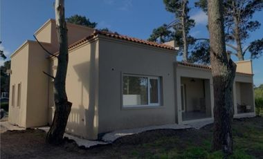 VENDO CHALET 4 AMBIENTES EN SIERRA DE LOS PADRES