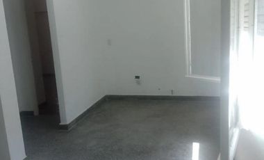 DEPARTAMENTO DE DOS AMBIENTES A MTS ED LA ESTACION DE VILLA ADELINA,