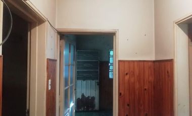 Casa Americana a 2 cuadras de Av Roca