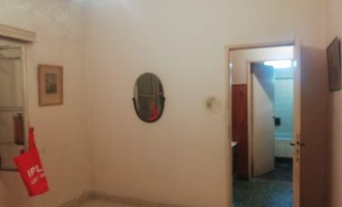 Casa Americana a 2 cuadras de Av Roca