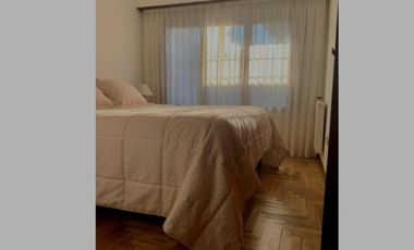 VENDO CHALET 5 AMB CON GARAGE PASANTE Y QUINCHO