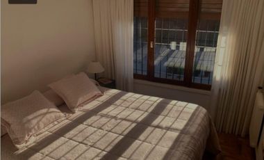 VENDO CHALET 5 AMB CON GARAGE PASANTE Y QUINCHO