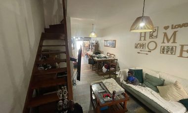 Excelente triplex en centro de San Martin.