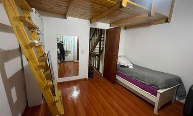 Excelente triplex en centro de San Martin.