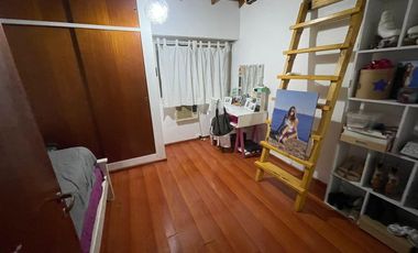 Excelente triplex en centro de San Martin.