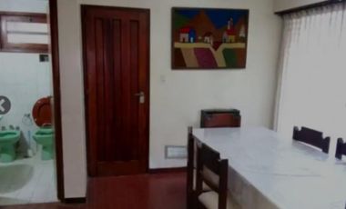 VENDO CASA 7 AMBIENTES