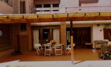 VENDO CASA 7 AMBIENTES