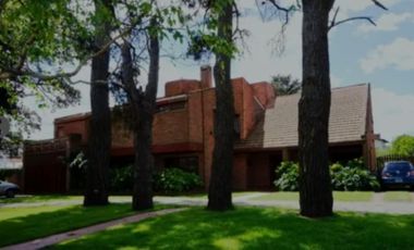 VENDO CASA 7 AMBIENTES