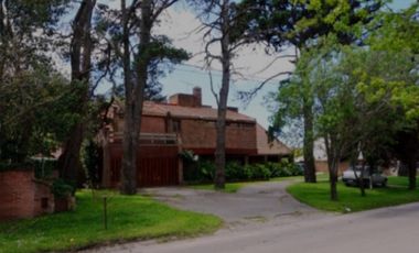 VENDO CASA 7 AMBIENTES