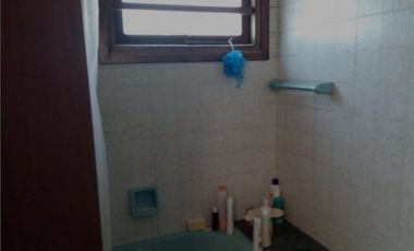 VENDO CASA 7 AMBIENTES