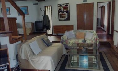 VENDO CASA 7 AMBIENTES