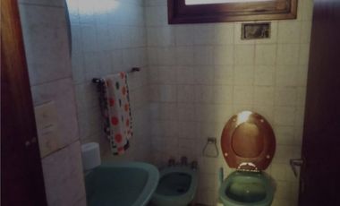 VENDO CASA 7 AMBIENTES