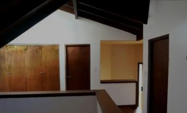 VENDO CASA 7 AMBIENTES