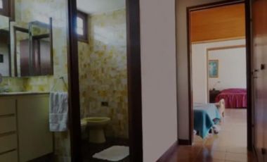 VENDO CASA 7 AMBIENTES