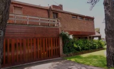 VENDO CASA 7 AMBIENTES