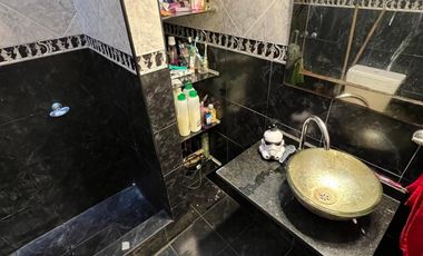 Casa de 4 AMBIENTES en venta