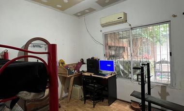 Casa de 4 AMBIENTES en venta