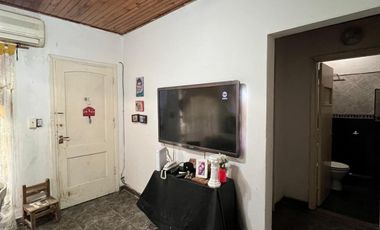 Casa de 4 AMBIENTES en venta