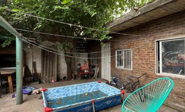 Casa de 4 AMBIENTES en venta