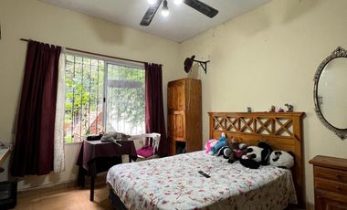 Casa de 4 AMBIENTES en venta