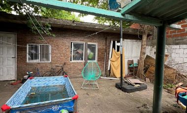 Casa de 4 AMBIENTES en venta
