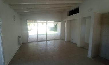 Excelente propiedad 3 ambientes en alquiler,Gobernador Udaondo 4125, &quotRincón de Leloir" (Villa Udaondo) - Ituzaingó