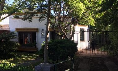 Casa de 3 AMBIENTES en venta