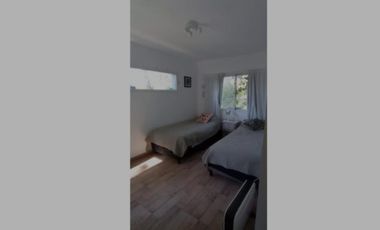 VENDO CASA AMERICANA 3 AMB CON PILETA