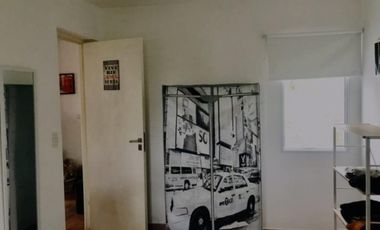 VENDO CASA AMERICANA 3 AMB CON PILETA