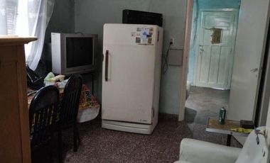 VENTA DE CASA 4 AMBIENTES CON AMPLIO LOTE - LLAVALLOL