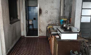 VENTA DE CASA 4 AMBIENTES CON AMPLIO LOTE - LLAVALLOL