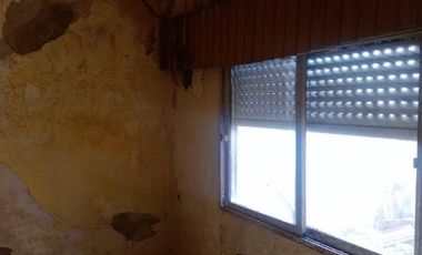 VENTA de propiedad para reciclar CASA al frente y al FONDO