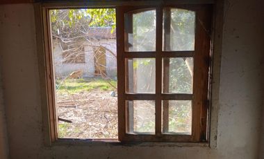 VENTA de propiedad para reciclar CASA al frente y al FONDO