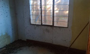 VENTA de propiedad para reciclar CASA al frente y al FONDO