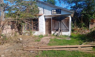 VENTA de propiedad para reciclar CASA al frente y al FONDO