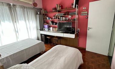 VENTA - CASA 4 AMBIENTES CON COCHERA Y GALPON - VILLA MADERO