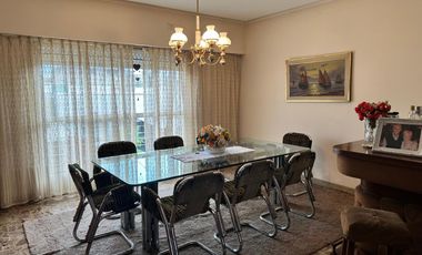 VENTA - CASA 4 AMBIENTES CON COCHERA Y GALPON - VILLA MADERO